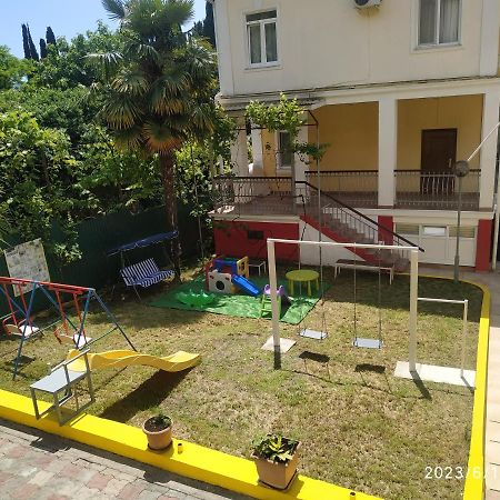 Бестужевский Дворик Gagra Exterior photo