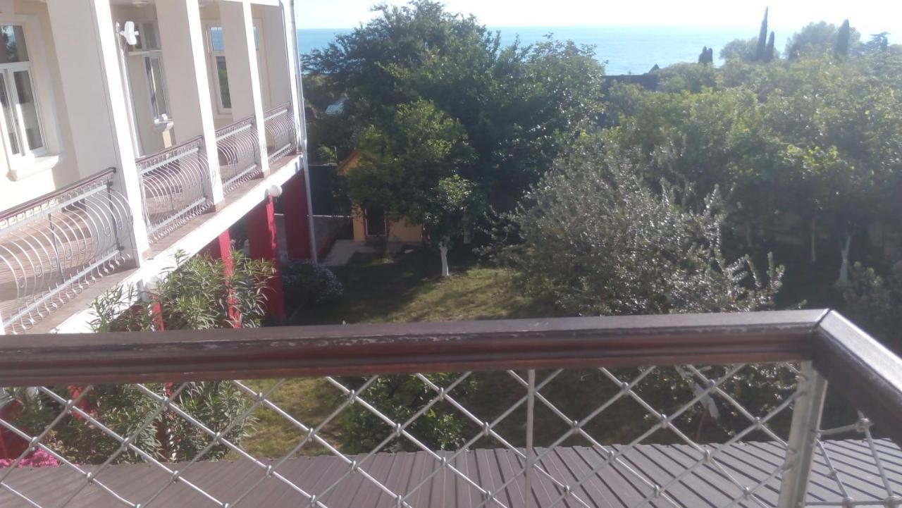 Бестужевский Дворик Gagra Exterior photo