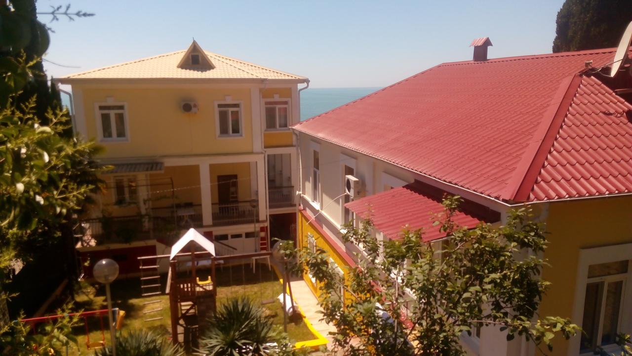 Бестужевский Дворик Gagra Exterior photo