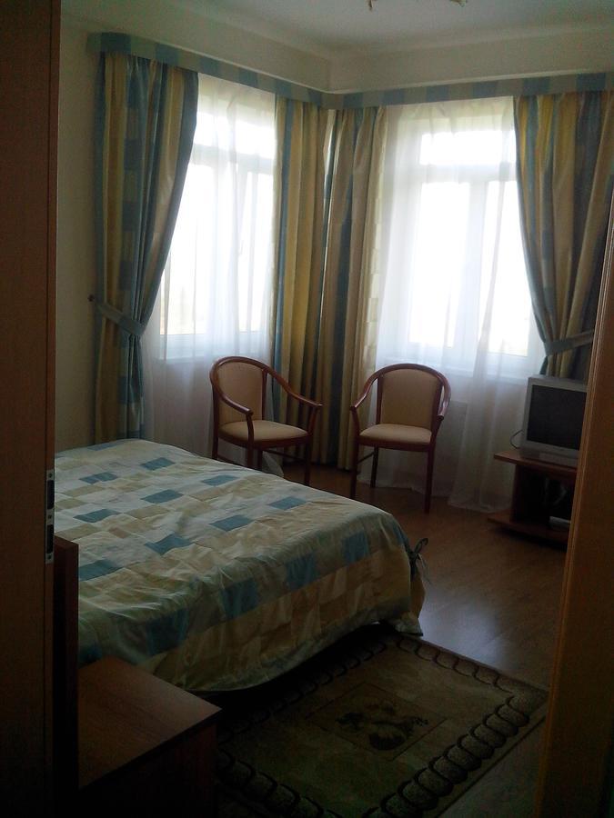 Бестужевский Дворик Gagra Exterior photo