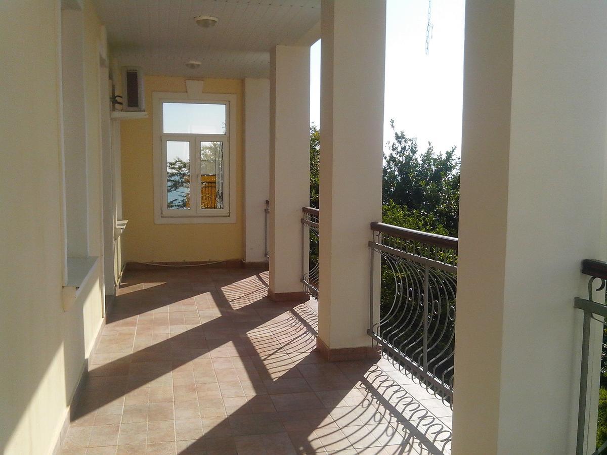 Бестужевский Дворик Gagra Exterior photo
